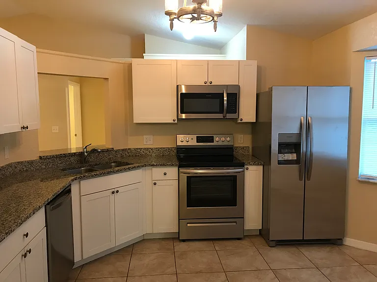750 18th Pl SW — Photo 8