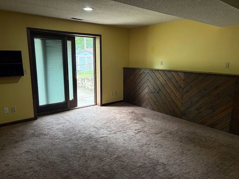 8923 N Walnut St — Photo 17