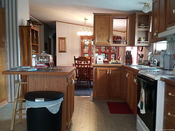 3rd image of 3298 S Middle Fork Ln