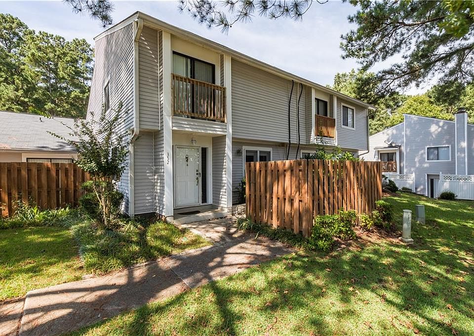 352 Twiggs Cor Peachtree City Ga 30269 Mls 6941353 Zillow