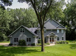 1814 Indian Point Rd, Oshkosh, WI 54901