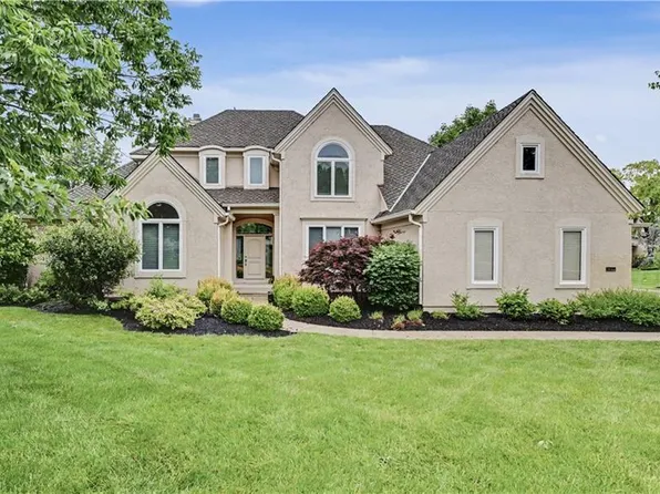 5802 W 140th Ter, Overland Park, KS 66223