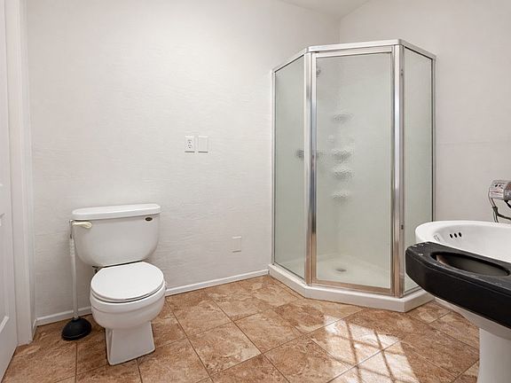 4th image of 20250 Vineyard Ln