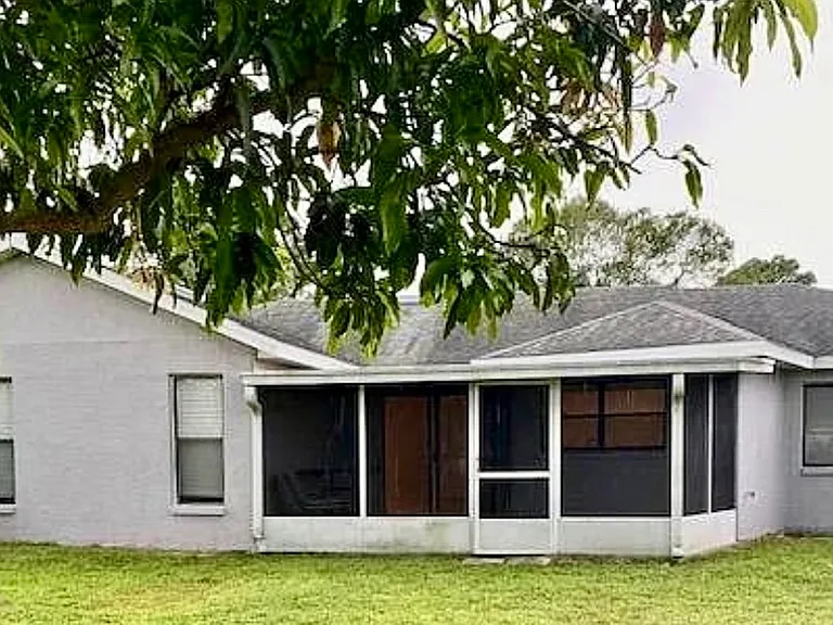 843 Parsons Cir SE — Photo 11