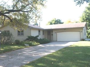 10129 Goodrich Cir, Bloomington, MN 55437