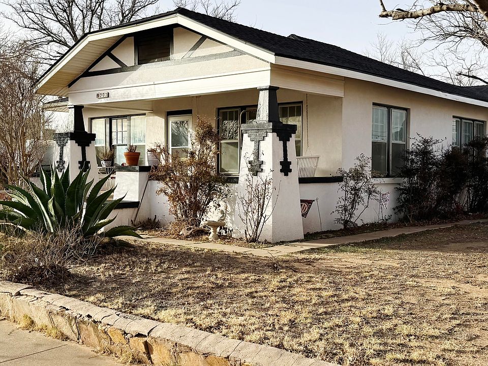 1st image of 302 W 10th St