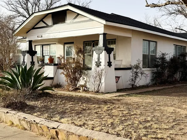 302 W 10th St, Post, TX 79356