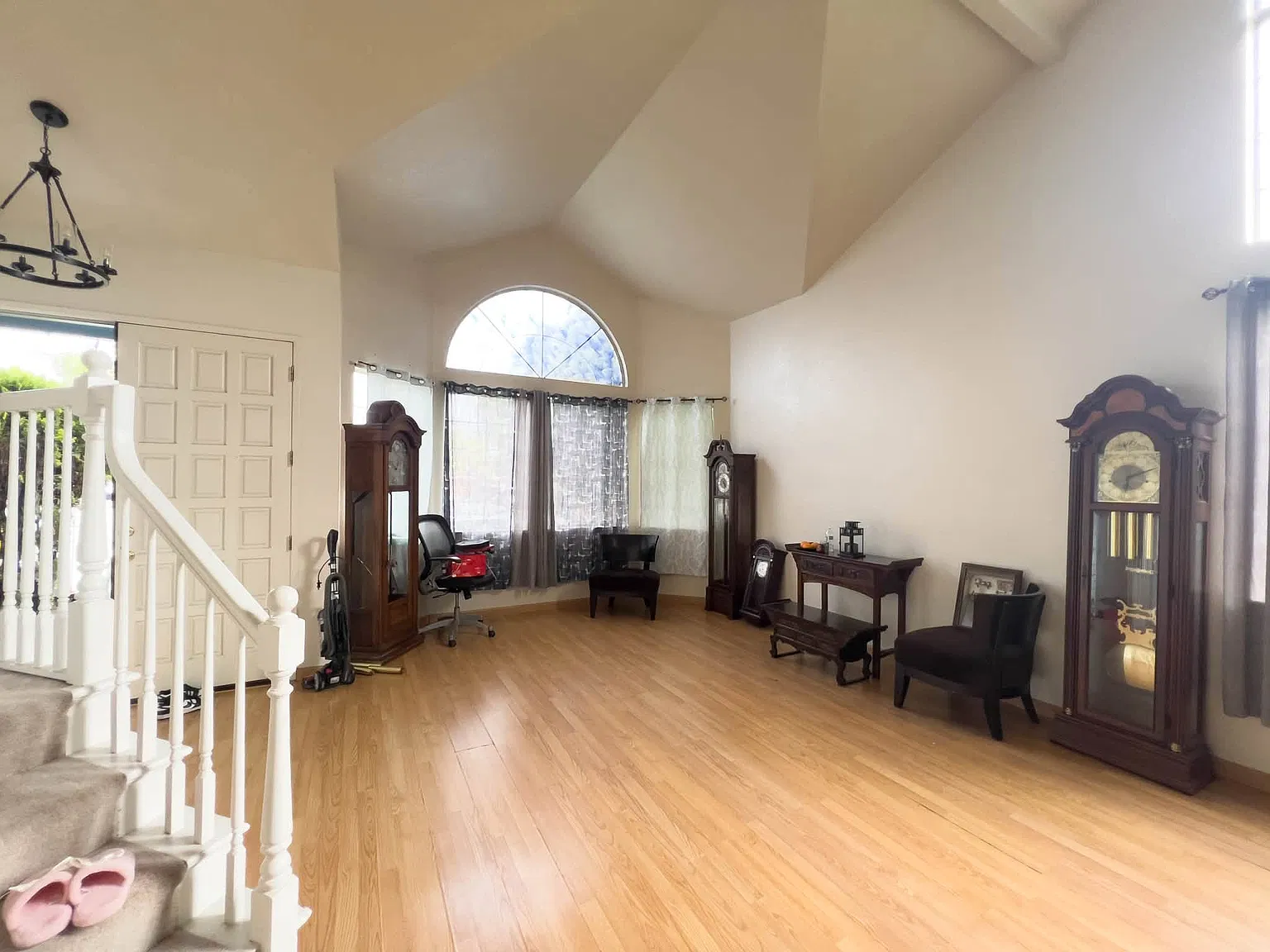 4 bed, 1830 sqft, $1,300 — Photo 2