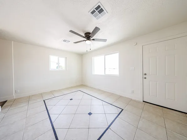 5012 S 17th St, Phoenix, AZ 85040