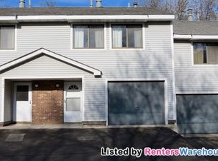 3198 Valley Ridge Dr, Eagan, MN 55121