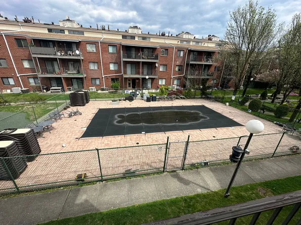 2811 East 26th Street image 30 of 38