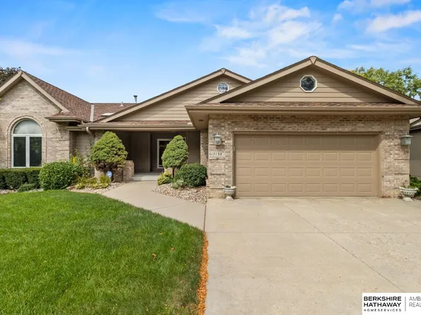 17132 R Cir, Omaha, NE 68135