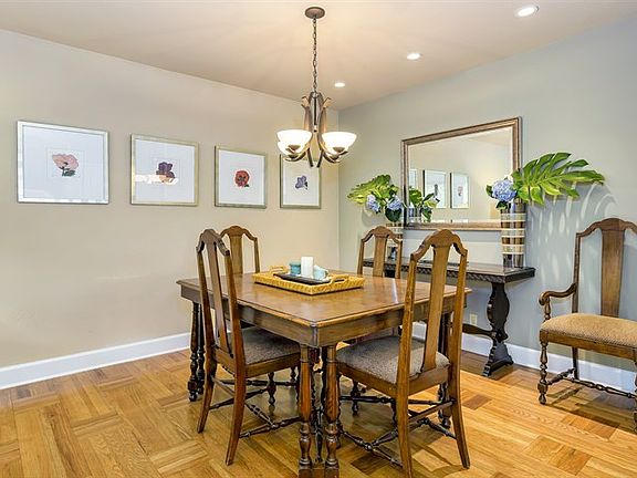 5th image of 418 Woodminster Dr