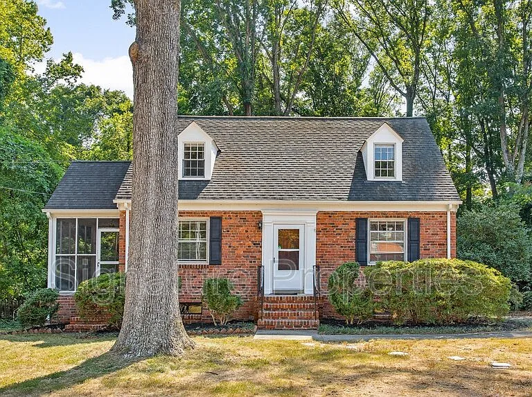 6731 Forest Hill Ave — Photo 2