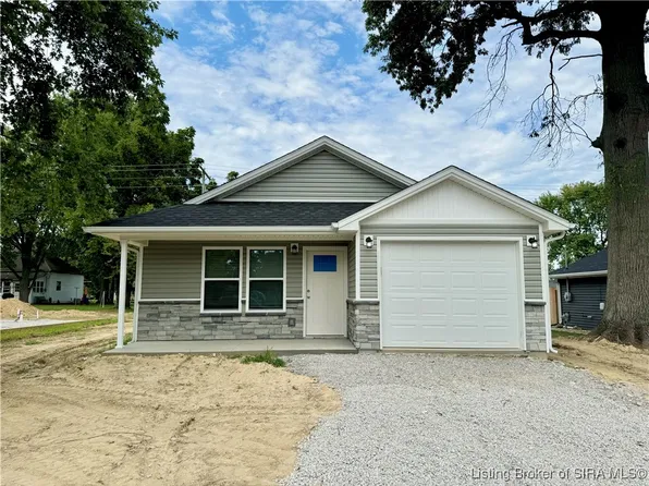 524 W Green Street, Scottsburg, IN 47170