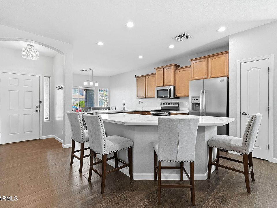 1st image of 807 E Bradstock Way