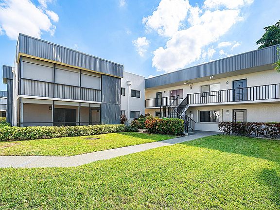 3rd image of 15036 Ashland Lane #43