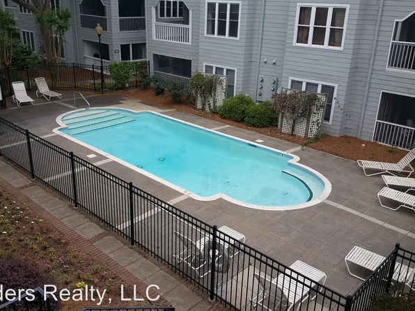 227 Oakwood Ct, Winston Salem, NC 27103