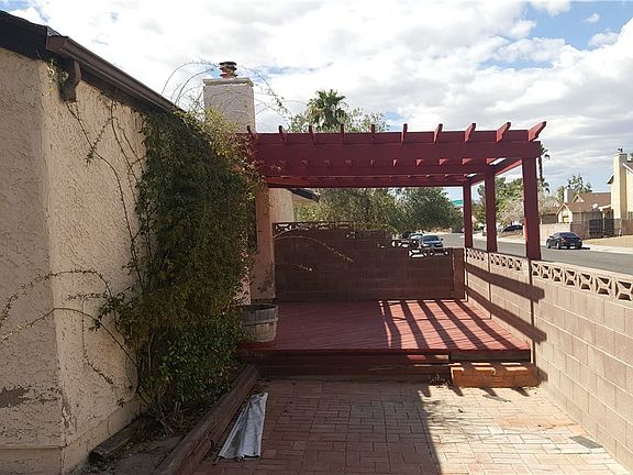 3rd image of 7234 SE Hardtack Cir