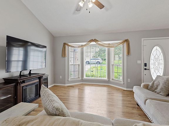 4th image of 000 Woodland Drive E