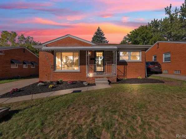 24988 Powers Ave, Dearborn Heights, MI 48125
