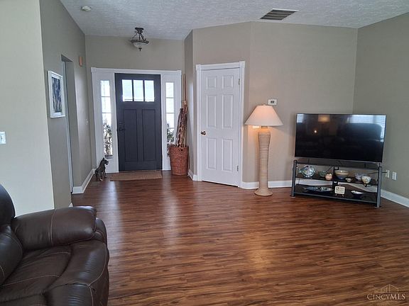 3rd image of 110 Nathans Ln
