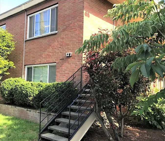 127 NW Bowdoin Pl #203 — Photo 1