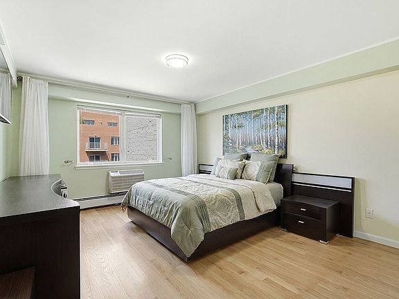 5th image of 2158 Ocean Ave APT 7B