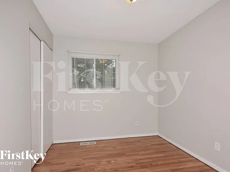 2320 Grants Pkwy — Photo 14