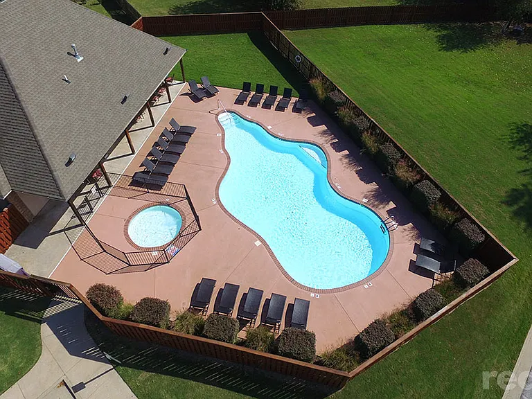 Perfect amenities within neighborhood. Clubhouse with kitchen sink, refrigerator, living room, party room and fully enclosed pool area.