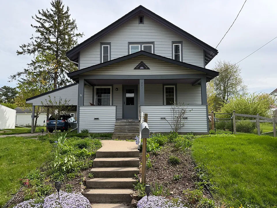 307 E Broadway St