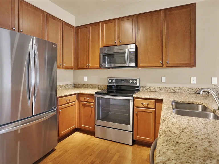 1144 Rockhurst Dr #401 — Photo 9