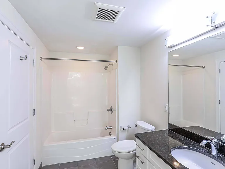 7 Cameron Apartments — Photo 24