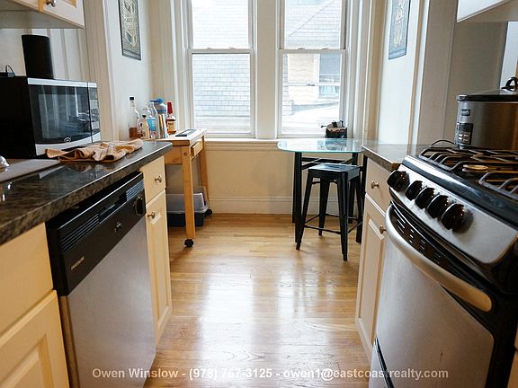 3rd image of 28 Quint Ave #D21