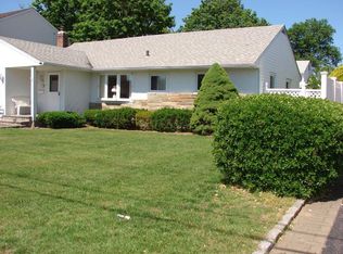 382 Harrison Ave, Massapequa, NY 11758