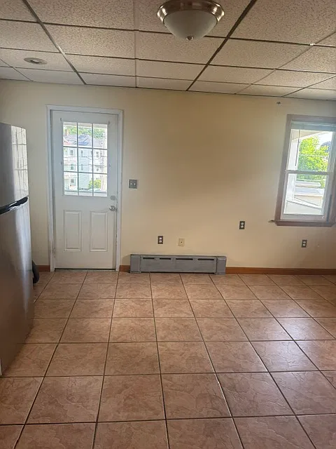 2 bed, 1200 sqft, $1,650 — Photo 3