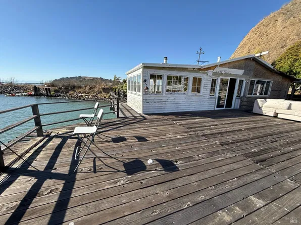 40 Sandy Beach Rd, Vallejo, CA 94590