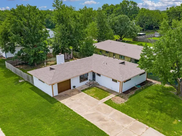 409 N Woodlawn St, Wellington, KS 67152