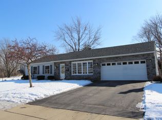 1029 Parker Dr, Schaumburg, IL 60194