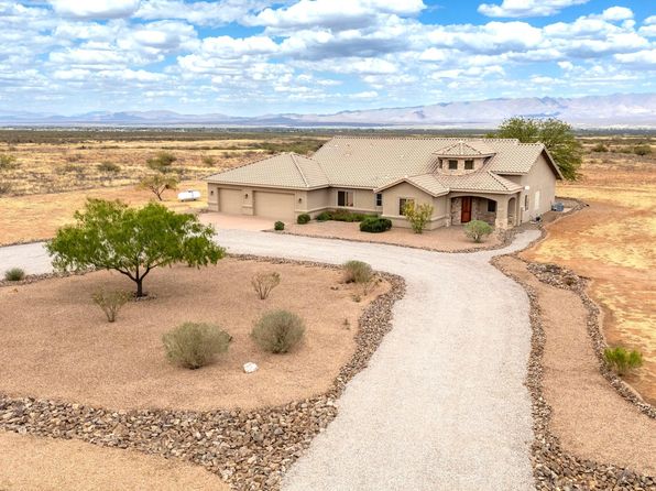 6754 E Roberto Loop, Hereford, AZ 85615