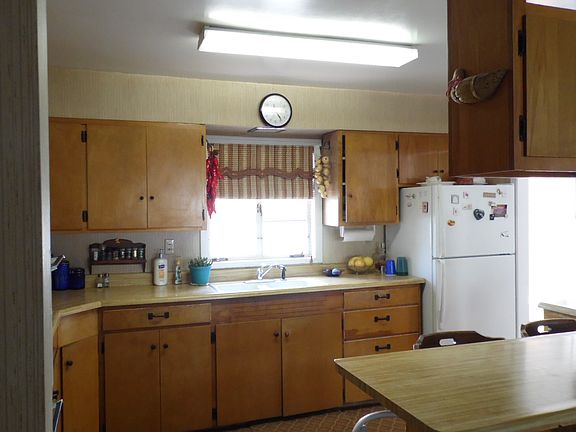4th image of 208 Harvard Dr