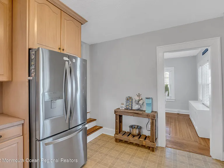 102 Dixon Ave — Photo 17