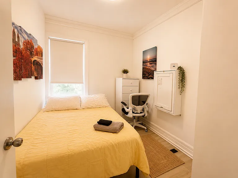 1032 Vaughn St — Photo 33
