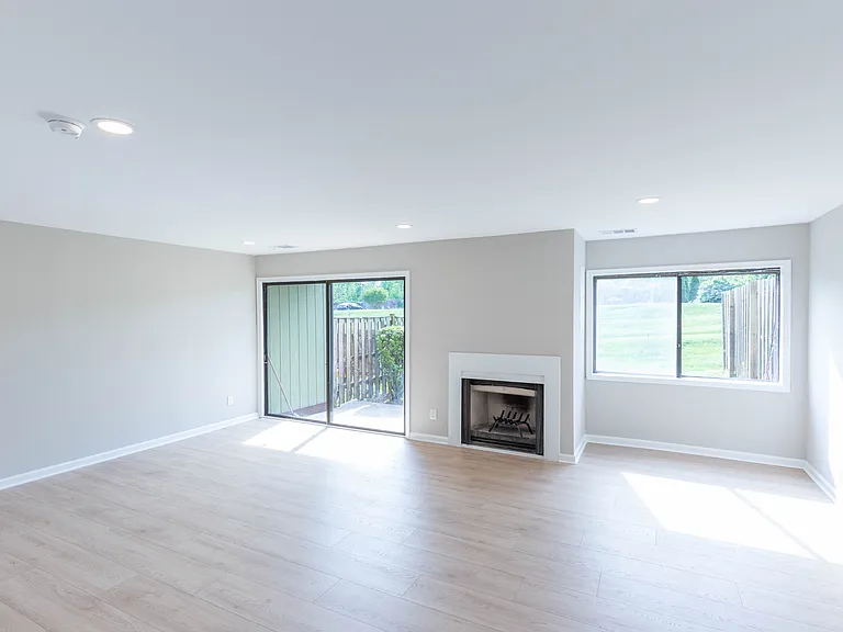 7914 Towerbell Ct — Photo 33