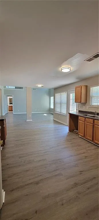 4 bed, 3.5 bath, 2716 sqft, $2,475 — Photo 4