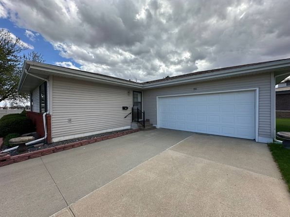 794 Eastview Dr, Wayne, NE 68787