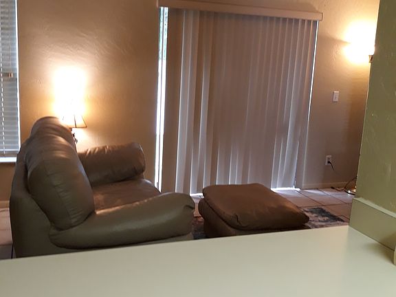 3rd image of 1119 Martha Dr #4