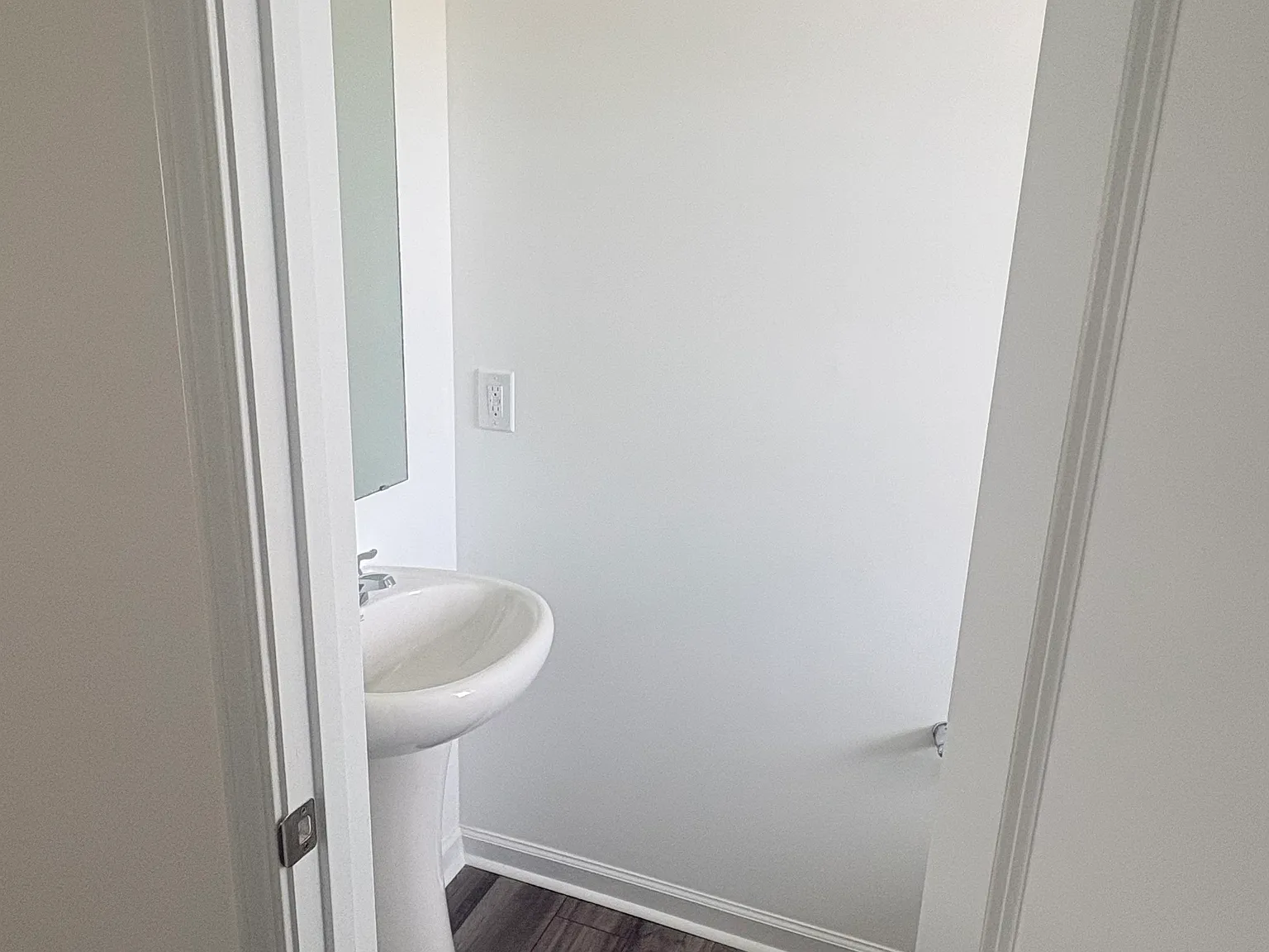 3 bed, 2.5 bath, 1437 sqft, $1,650 — Photo 3