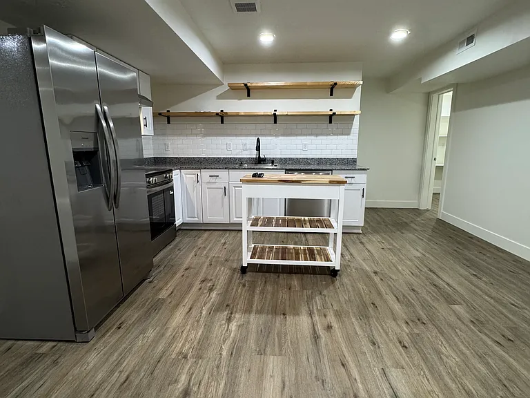 240 W Center St #BASEMENT — Photo 11