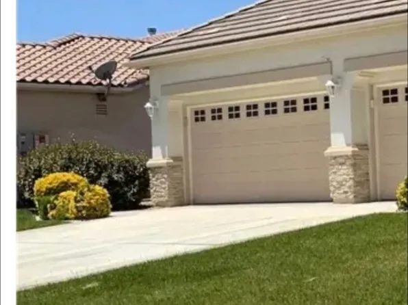 10790 Aster Ln, Apple Valley, CA 92308
